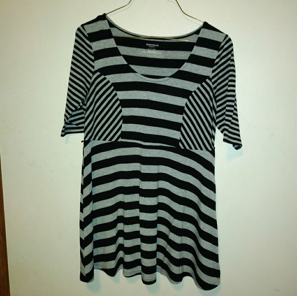 Small maternity shirt